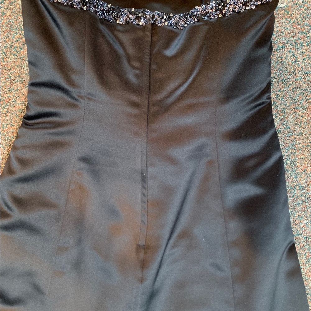 Gown - Picture 2 of 6
